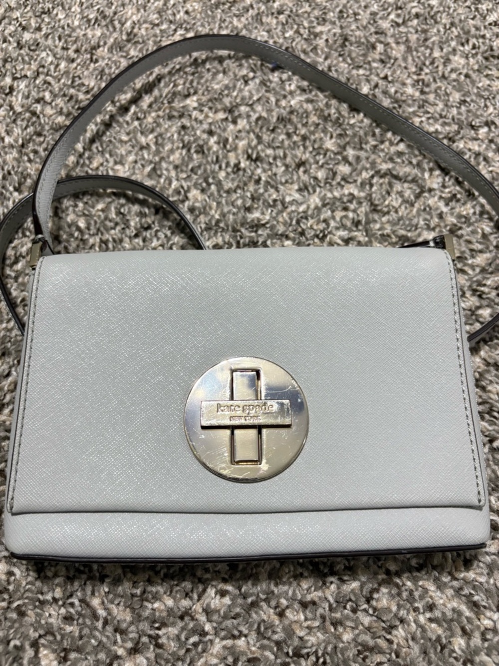 Kate Spade Light Gray Crossbody Shoulder Bag with Turn-Lock Closure - Picture 2 of 7
